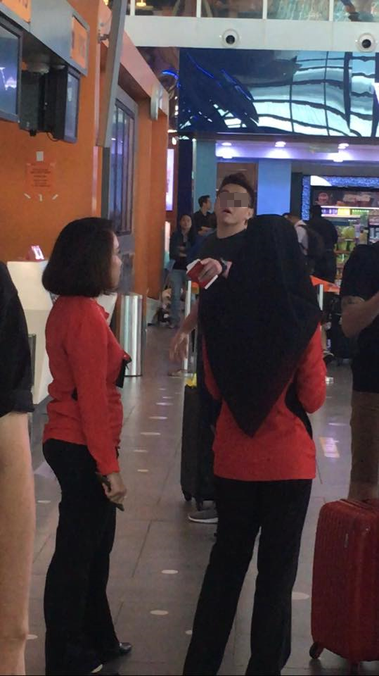 Netizen Shares How 2 Men Were Stopped By Klia2 Staff For Rudely Cutting Queue - World Of Buzz