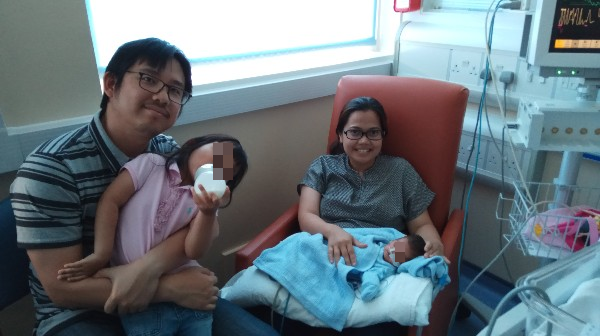 Premature M'sian Baby Born in UK Needs More Than RM500,000 for Treatment - WORLD OF BUZZ 1