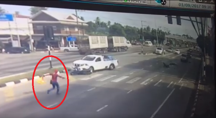 "Spider-Man" Seen Rushing to Help Motorcyclist Injured in Accident - World Of Buzz 1