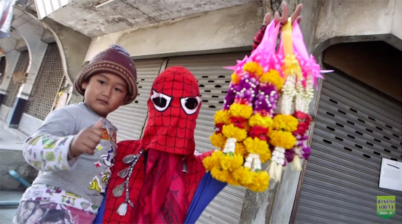 "Spider-Man" Seen Rushing to Help Motorcyclist Injured in Accident - World Of Buzz 3