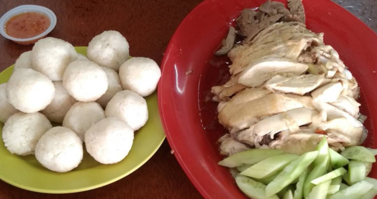 These 3 Theories Could Explain Why Melaka'S Chicken Rice Is Shaped As A Ball - World Of Buzz
