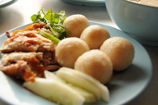 These are the 3 Alleged Origin Theories You Didn't Know About Melaka's Chicken Rice Balls - WORLD OF BUZZ 2