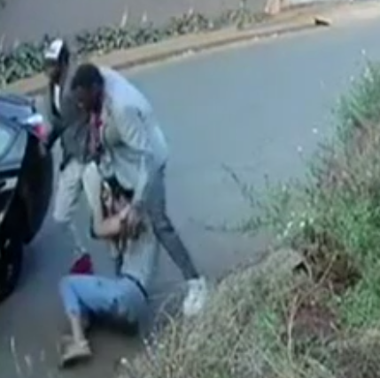 University Student Fights Off Armed Robbers to Protect Her Thesis - WORLD OF BUZZ 6