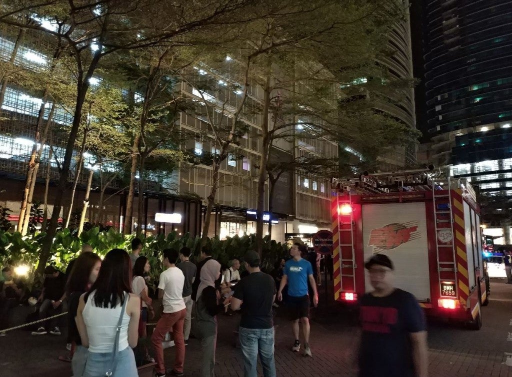 Breaking: Fire Breaks Out In Mid Valley Megamall, Shoppers Forced To Evacuate - World Of Buzz 4