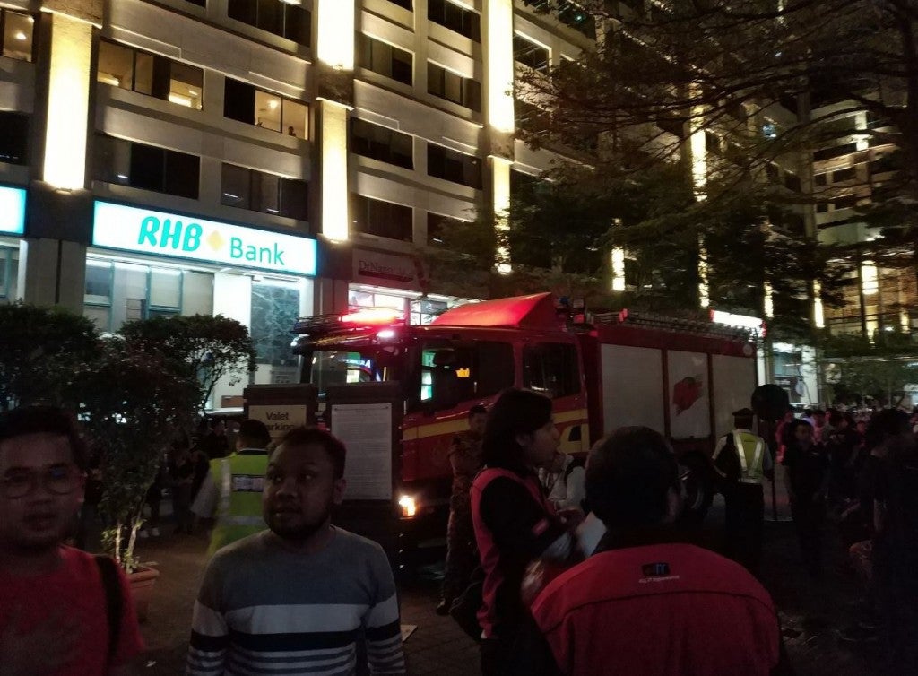 Breaking: Fire Breaks Out In Mid Valley Megamall, Shoppers Forced To Evacuate - World Of Buzz 5