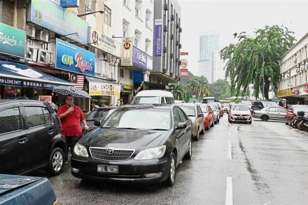 Dbkl Taking Stern Action Against Motorists Who Double Park In Brickfields - World Of Buzz 1