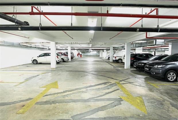 Dbkl Taking Stern Action Against Motorists Who Double Park In Brickfields - World Of Buzz 3