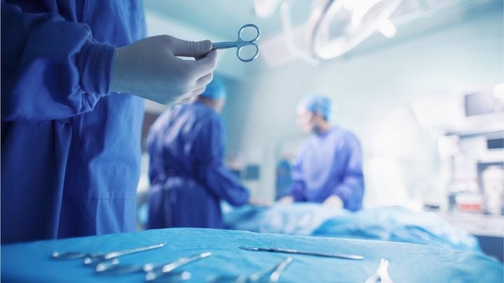 Doctor Leaves Patient in Middle of Liver Transplant for Nearly Three Hours - WORLD OF BUZZ 2
