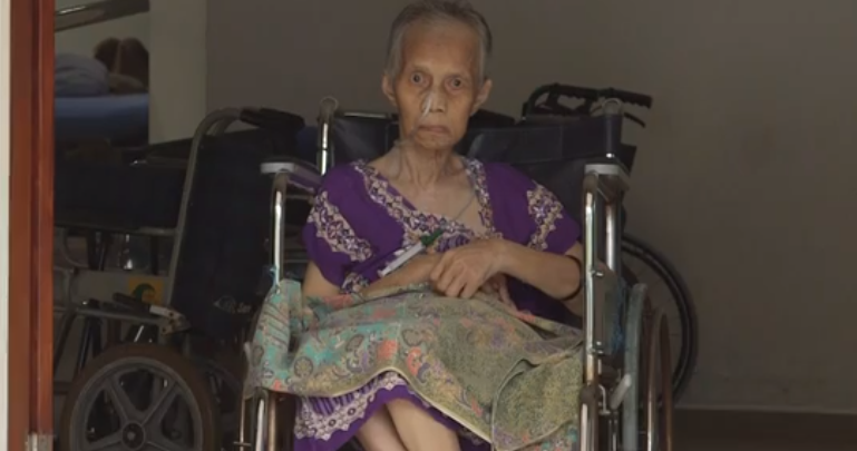 Elderly M'sian Woman Abandoned in JB Home 16 Years Ago, Hasn't Seen Family Ever Since - WORLD OF BUZZ