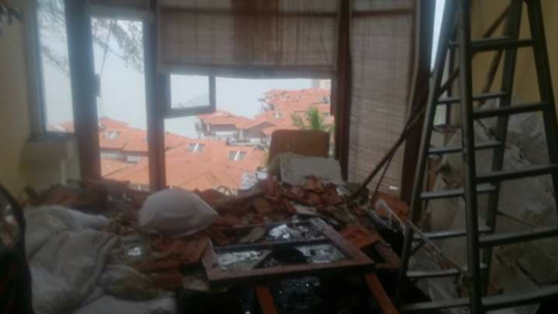 Explosion Causes Port Dickson Hotel Roof to Collapse and Injure Couple - WORLD OF BUZZ 3