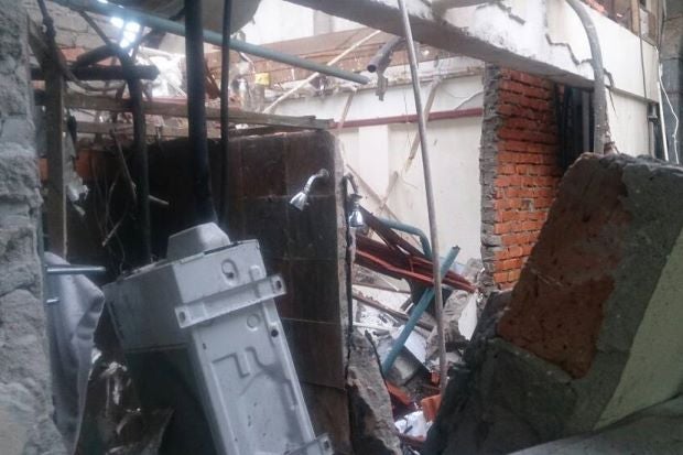 Explosion Causes Port Dickson Hotel Roof to Collapse and Injure Couple - WORLD OF BUZZ 4