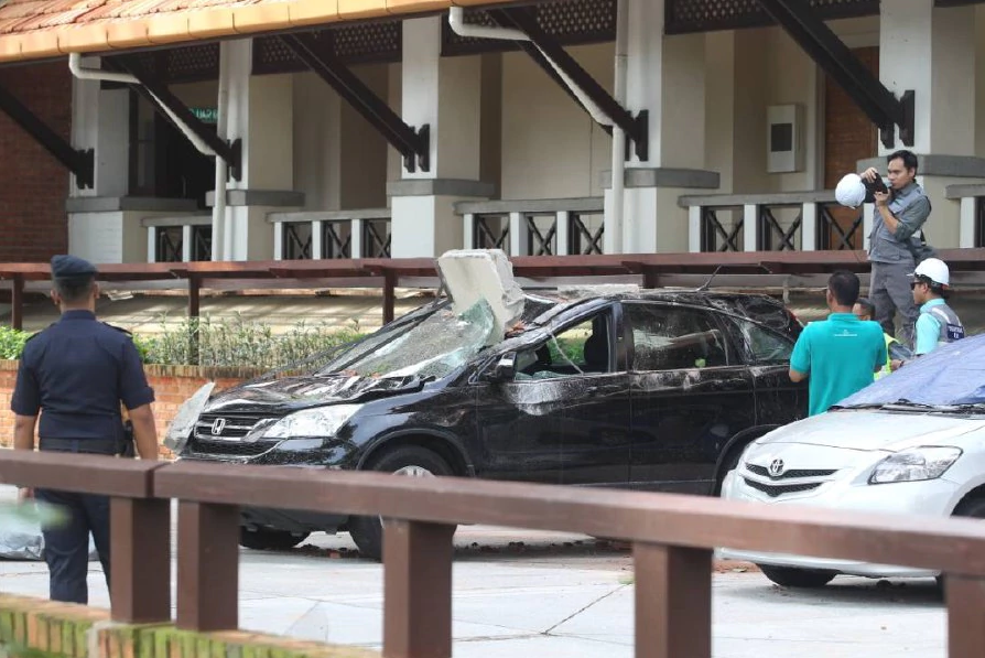 Explosion Causes Port Dickson Hotel Roof to Collapse and Injure Couple - WORLD OF BUZZ 5