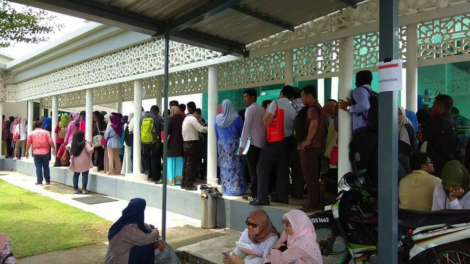Hopeful Jobseekers Slam "Largest" Kedah Career Fair for Scamming Their Money - WORLD OF BUZZ 1
