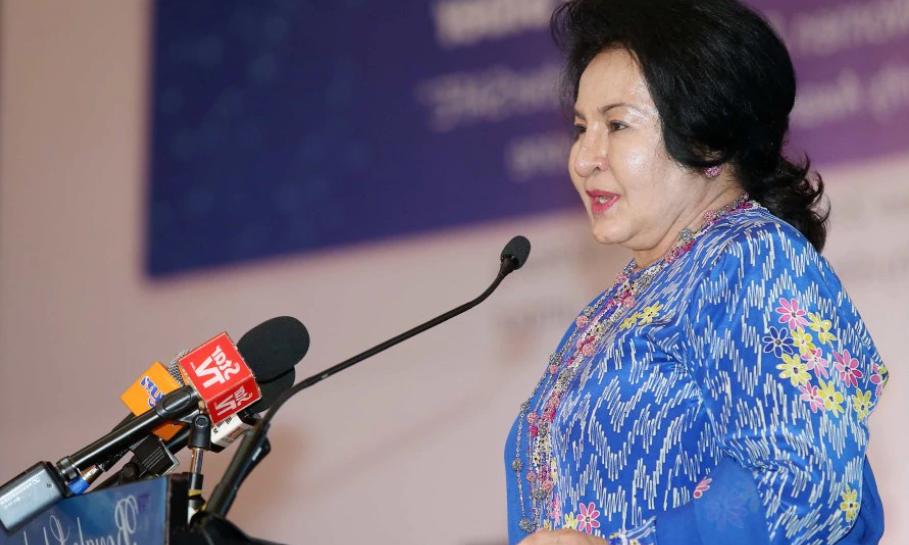 "I Too, Am a Victim of Fake News and Cyberbullying," Says Rosmah Mansor - WORLD OF BUZZ