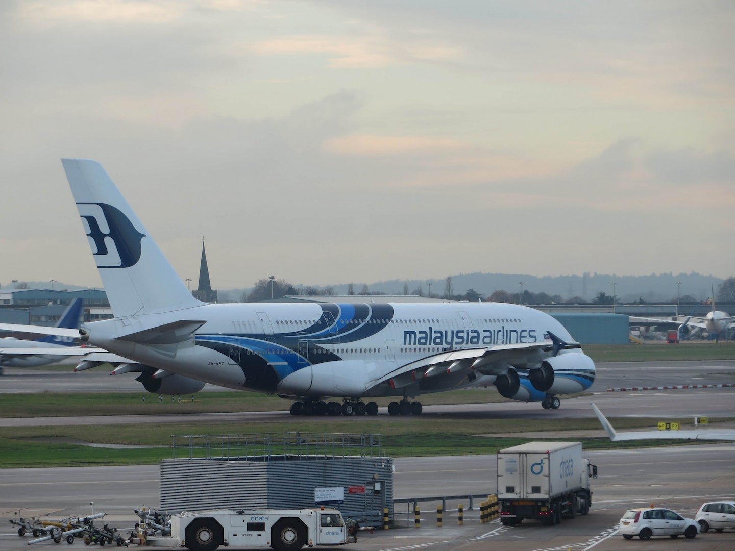 Malaysia Airlines Flight Makes U-Turn to London Due to No Running Water in Toilets - WORLD OF BUZZ 3