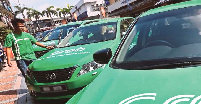 Malaysian Uni Students Rate Grab/Uber Drivers By Car Brand Instead Of Riding Experience - World Of Buzz