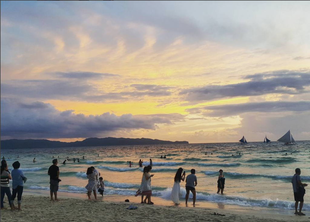 Malaysians Believe Travelling to Boracay During Off-Peak is Bad, But Is That True? - WORLD OF BUZZ 9