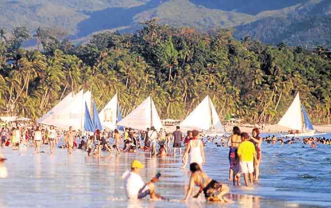 Malaysians Believe Travelling to Boracay During Off-Peak is Bad, But Is That True? - WORLD OF BUZZ 10