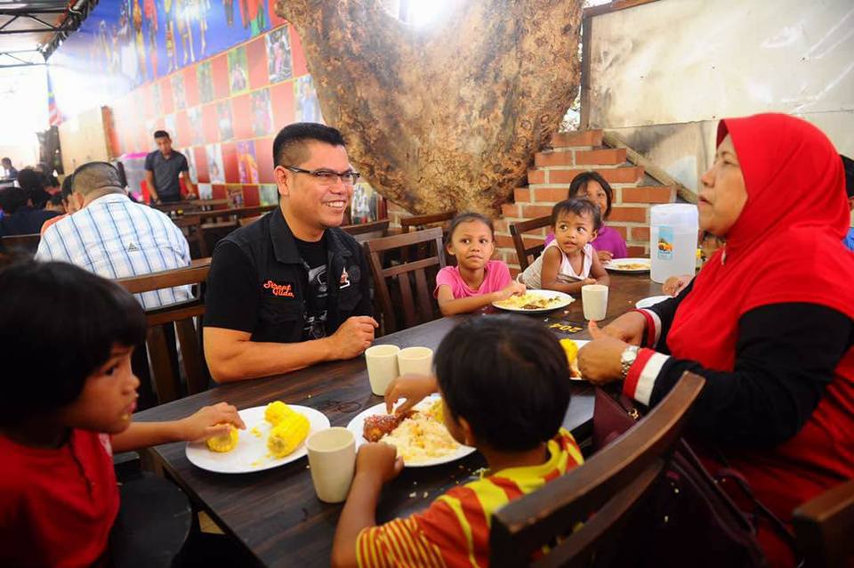 Malaysians Can Enjoy 3 Years of FREE FOOD Every Day at This Restaurant - WORLD OF BUZZ 6