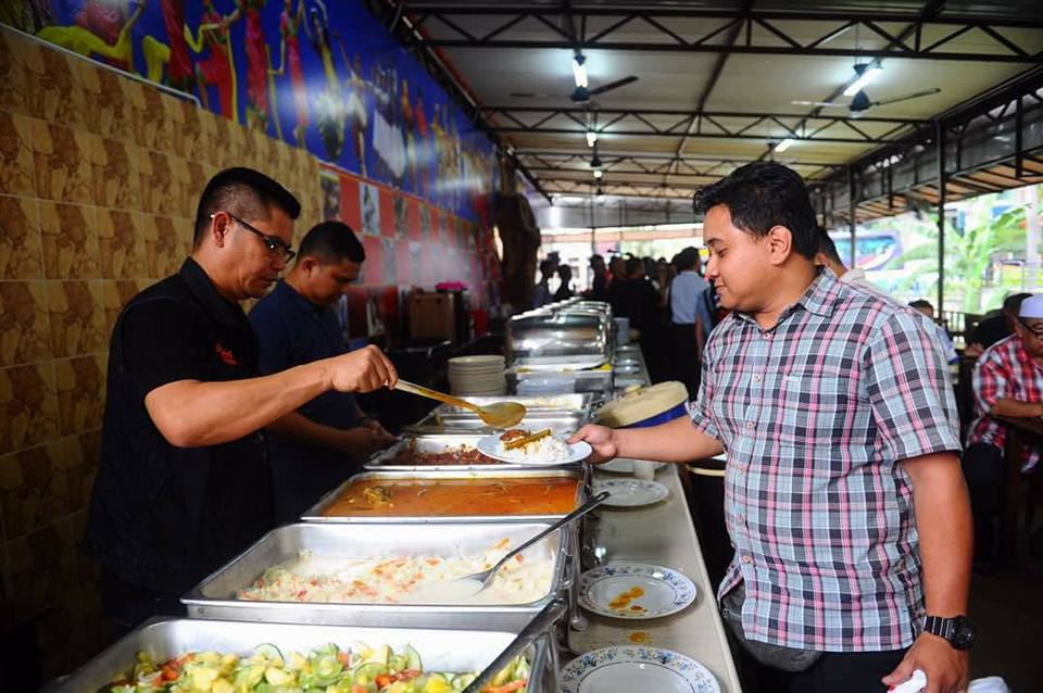 Malaysians Can Enjoy 3 Years of FREE FOOD Every Day at This Restaurant - WORLD OF BUZZ 7