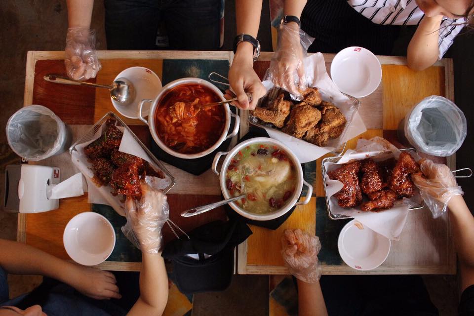 M'sians Can Indulge In All-You-Can-Eat Fried Chicken Wings Buffet For Only Rm7.90! - World Of Buzz 1