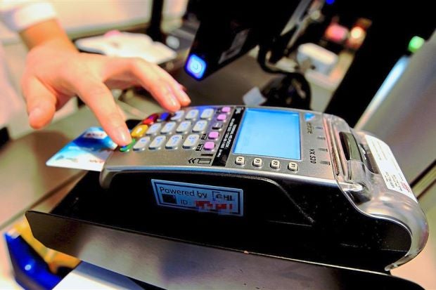 M'sians Need To Be Aware Of New Feature When Keying In Their Credit Card Pin - World Of Buzz