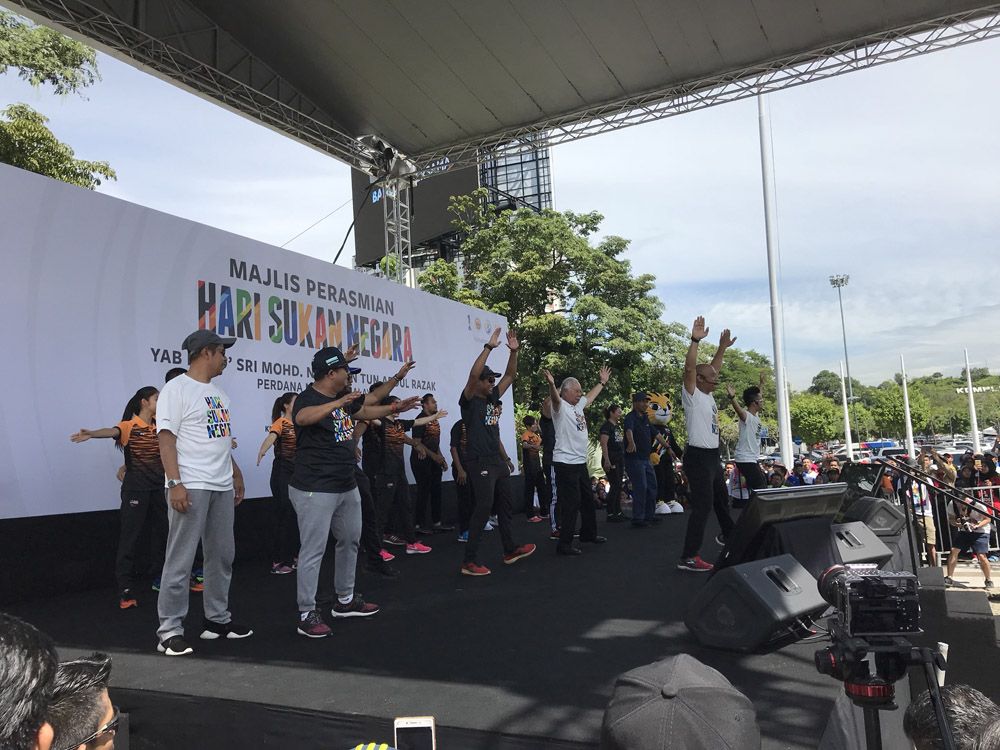 Pm Najib Encourages M'sians To Slim Down, Says He Wants - World Of Buzz