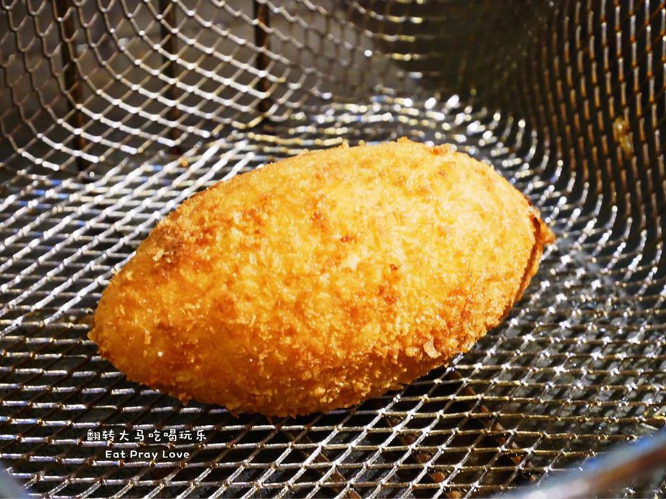 Shihlin Taiwan Street Snacks Has Just Launched The Delicious Royal Cheese Potato! - WORLD OF BUZZ 1