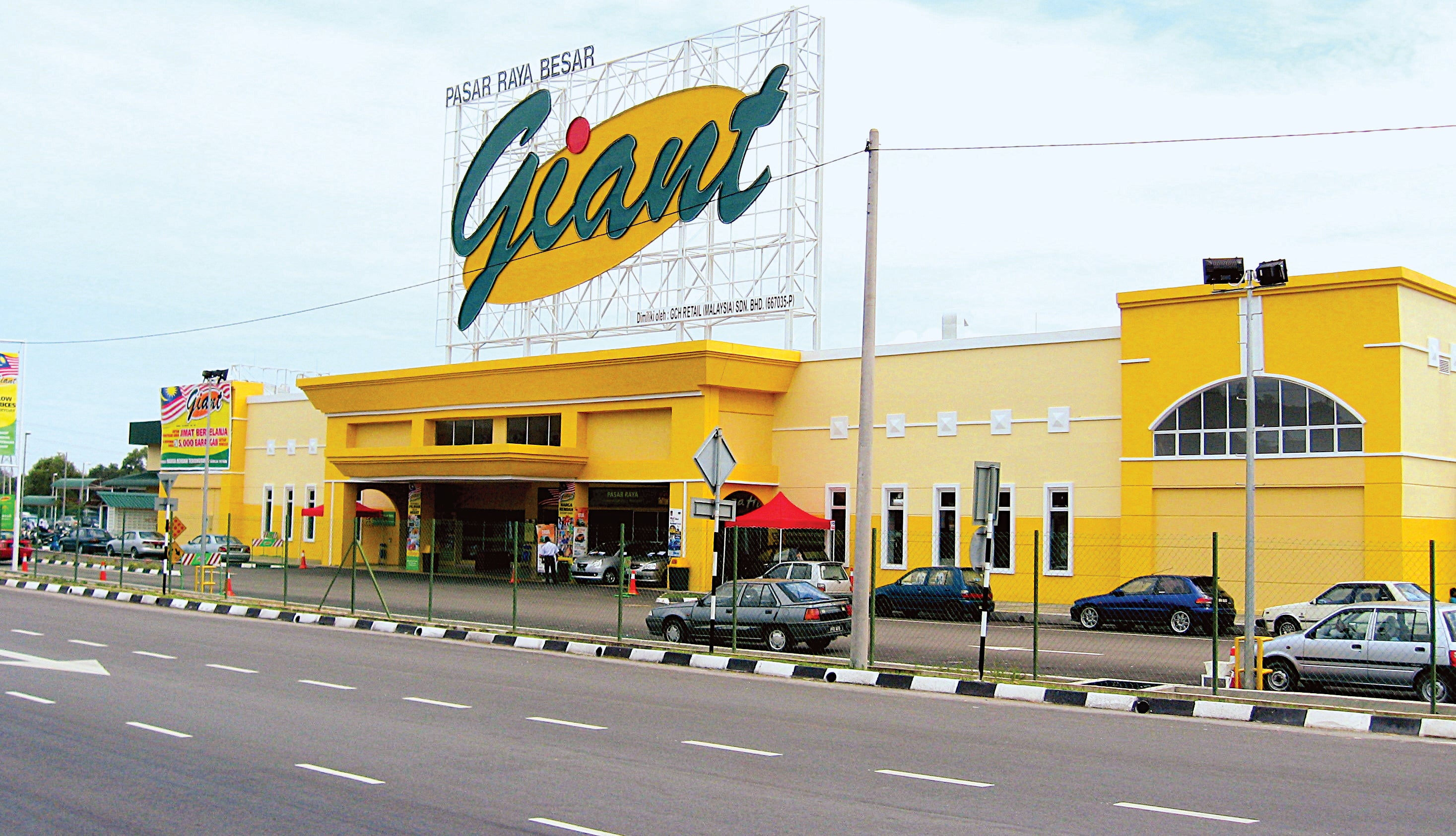 These 5 Giant Hypermarkets in Malaysia will Be Closing Down in November - WORLD OF BUZZ