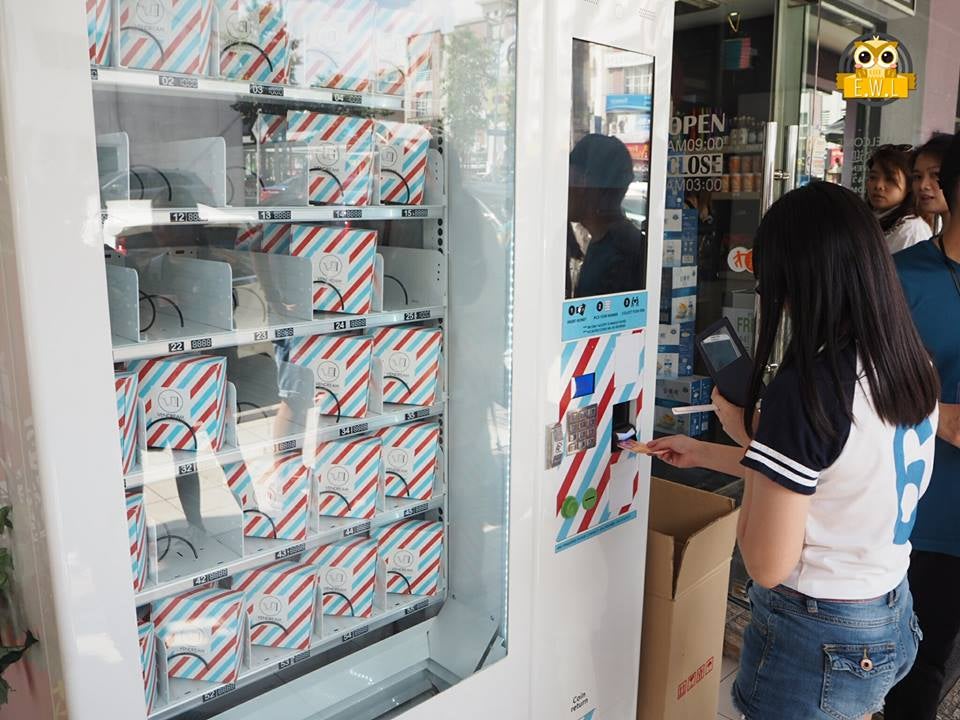 These Cool Mystery Box Vending Machines Allow M'sians To Win Big Prizes! - World Of Buzz 4