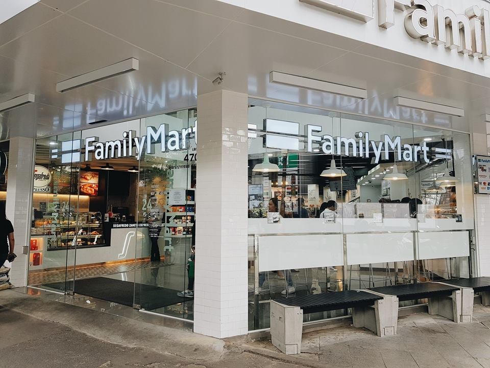 Lepak at This Trendy, Minimalist FamilyMart in Bangkok ...