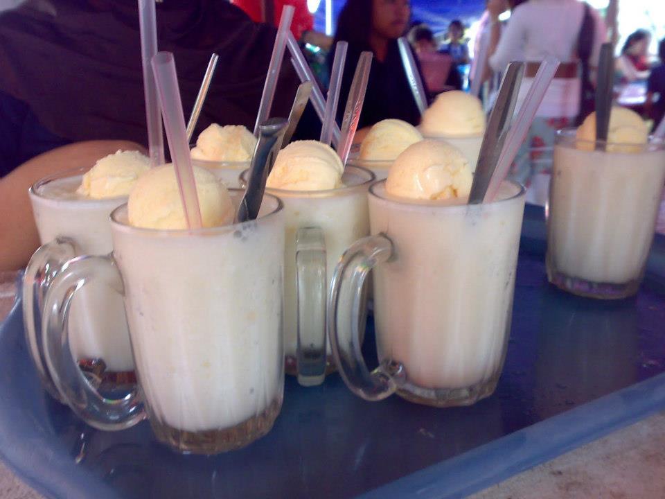 This Stall In Jinjang Serves Coconut Shakes Just As Delicious As Melaka! - World Of Buzz