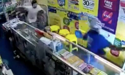 Two Men Rob A Store In Puchong With Plastic Gun, Owner Teaches Them A Lesson - World Of Buzz