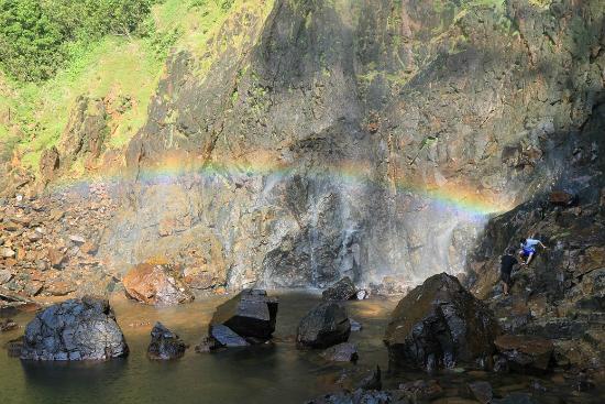 5 Most Astonishing Waterfalls In Malaysia - WORLD OF BUZZ 3