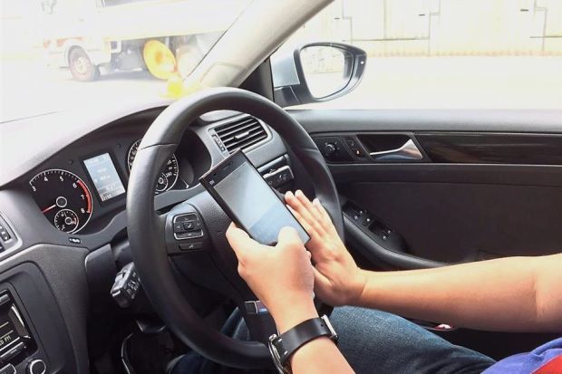 AES Cameras May Be Used to Capture Motorists Using Mobile Phones While Driving - WORLD OF BUZZ 1