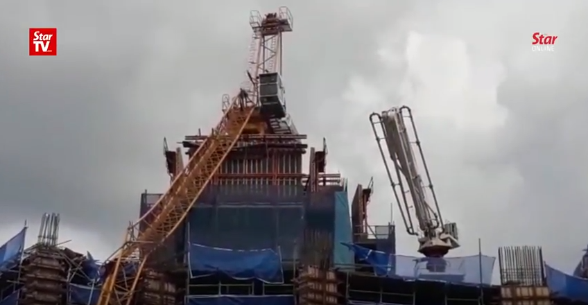 Construction Crane Suddenly Collapses And Leaves 3 People Injured - World Of Buzz