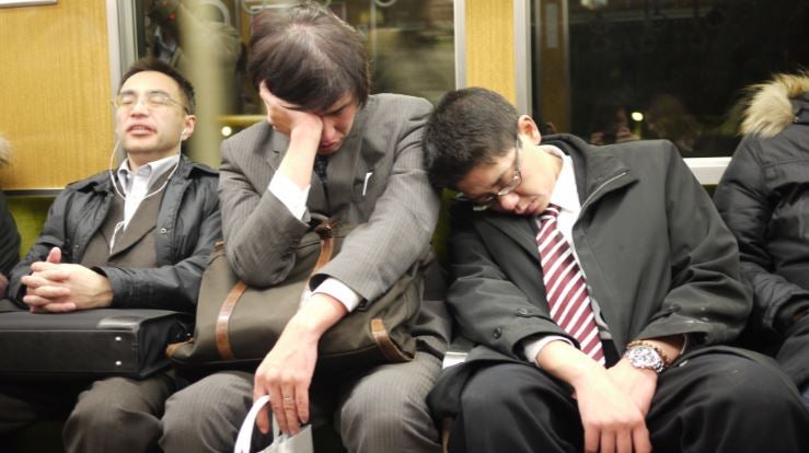 Experts Say Working Overtime Is Causing Malaysians To Go Mental And Die Early - World Of Buzz 2