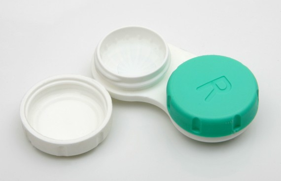 If You're A Contact Lens Wearer, Here Are 5 Thing You Need To Know - World Of Buzz 1