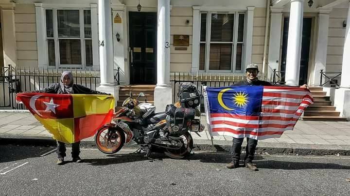 Inspiring M'sian Couple Rode A Kapcai For More Than 27,000Km From Klang To Europe - World Of Buzz 1