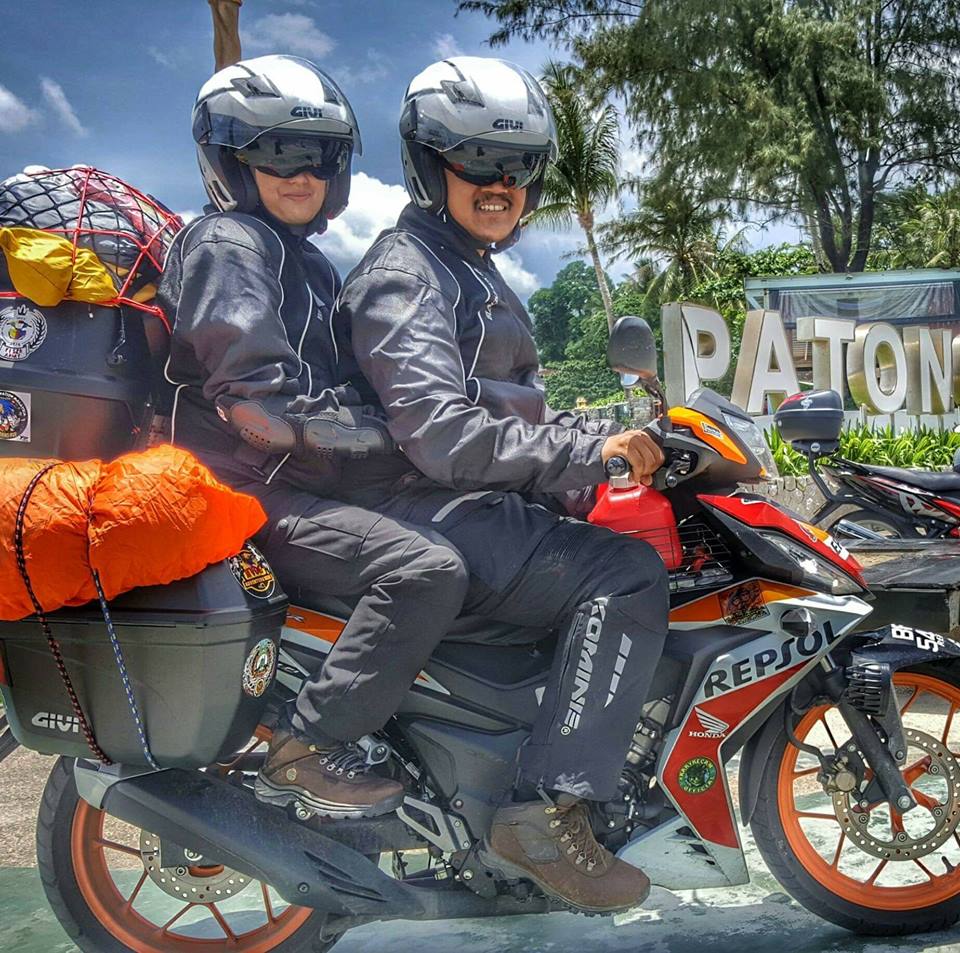 Inspiring M'sian Couple Went On An Epic Trip Riding A Kapcai From Klang To Europe - World Of Buzz 2