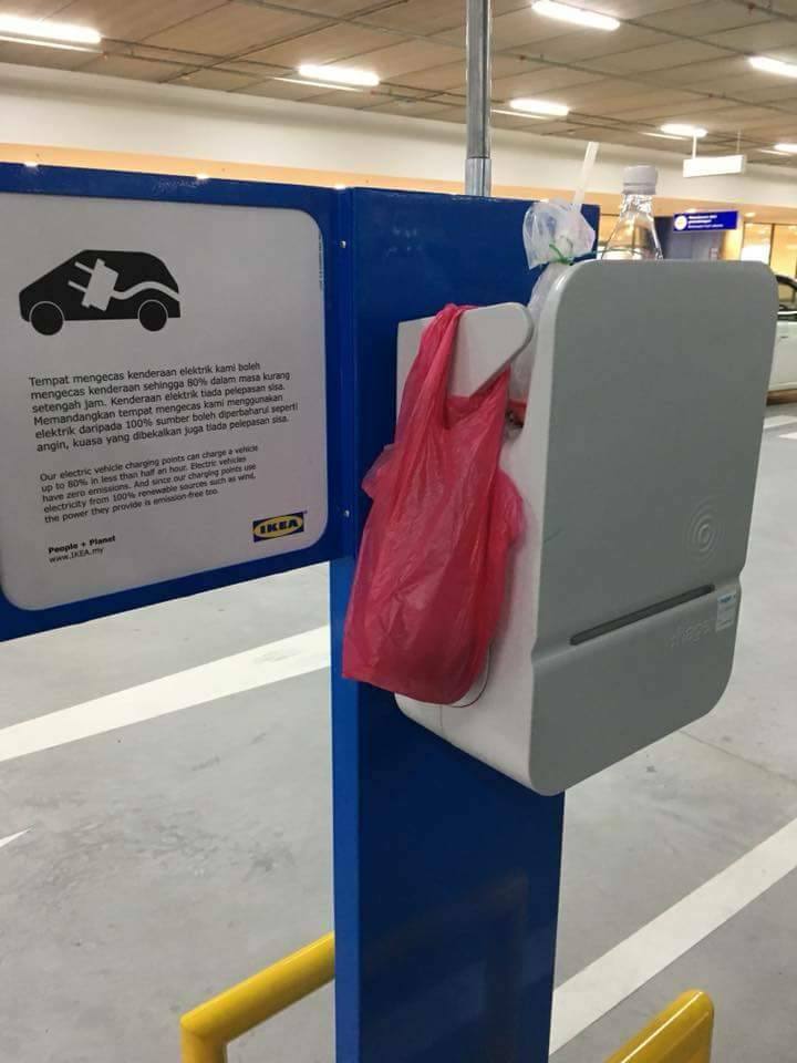 Just 2 Weeks After Its Grand Openin, IKEA Tebrau Has Been Messed Up by Customers - WORLD OF BUZZ 5