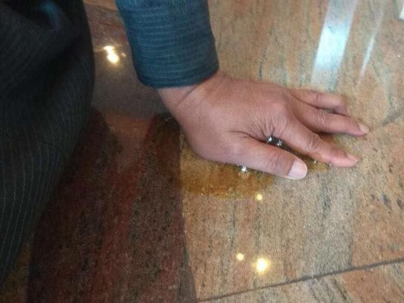 Man Superglues Hand to Floor at Caltex Malaysia Headquarters After Getting Fired - WORLD OF BUZZ 3