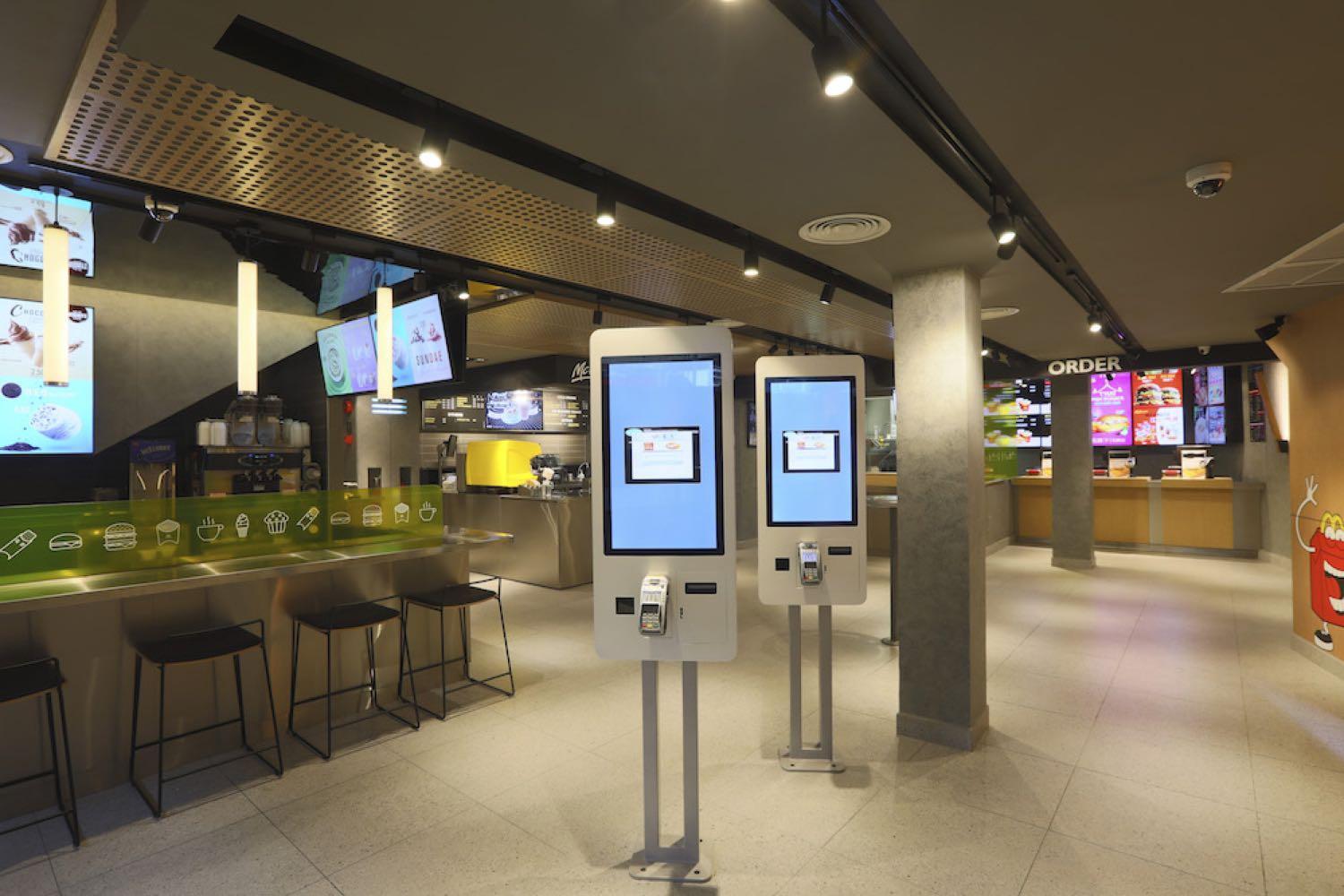 McDonald's Bukit Bintang Just Unveiled a New Modern Look and Netizens Are Lovin' It! - WORLD OF BUZZ 6
