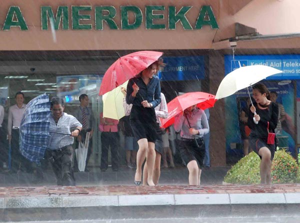 Met Malaysia Announces Monsoon Season Starting On 13 Nov Until March 2018 - World Of Buzz