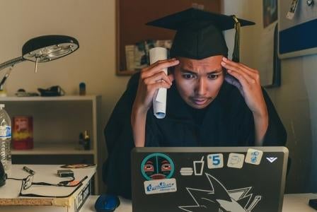 M'sian Fresh Grads Will Find It Even Harder To Get Jobs In 2018, Here's What Experts Say - World Of Buzz 2