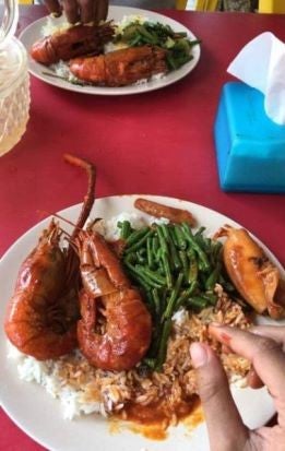 "RM100 for Two Plates of 'Nasi Campur' is Reasonable," Says Ministry of Domestic Trade - WORLD OF BUZZ 1