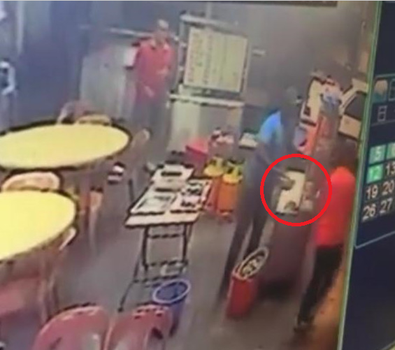 Robbers Fail To Rob M'sian Hawker, Flees With Bbq Pork Instead - World Of Buzz 1