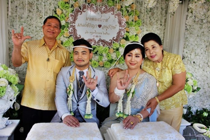 Thai Man Changes into Woman to Marry Guy of Her Dreams - WORLD OF BUZZ 2
