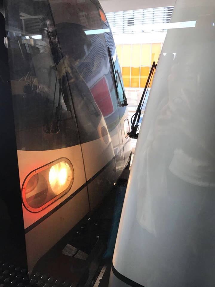 Two SMRT Trains Crashed into Each Other, 25 People Sustained Injuries - WORLD OF BUZZ