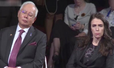 Viral Footage Caught Najib Unexpectedly Dozes Off During Asean Summit In Manila - World Of Buzz